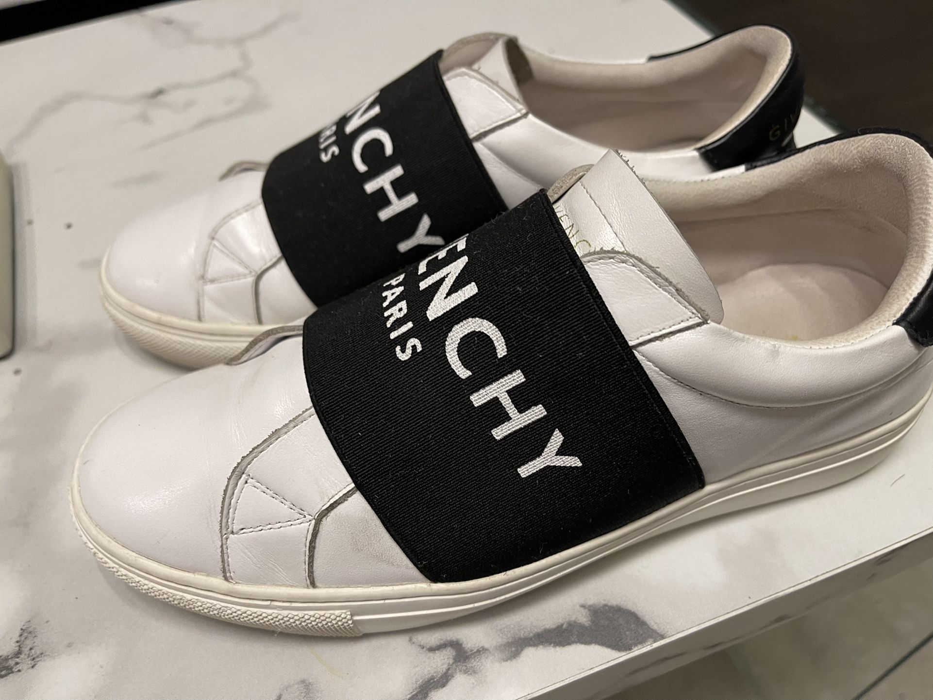 GIVENCHY sneakers woman 5 for Sale in El Paso, TX - OfferUp