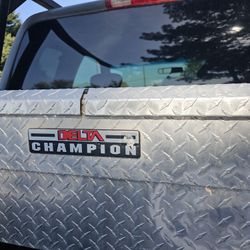 Delta Champion Diamond Plate Box With Key