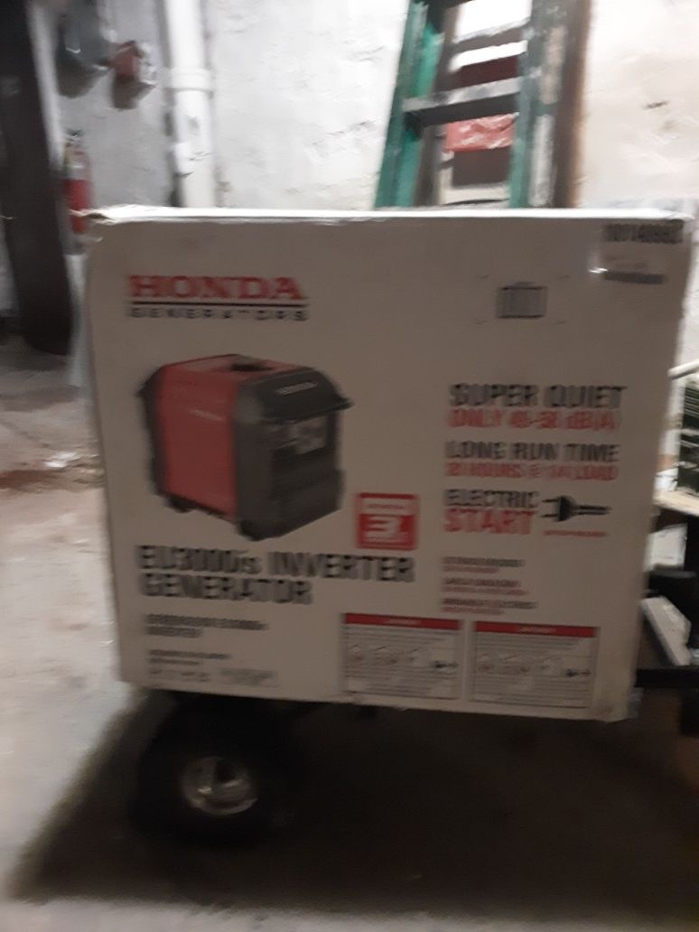 Honda eu3000is generator/ inverter (NEW)