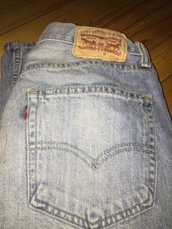 Levi's waist 32. Length 32