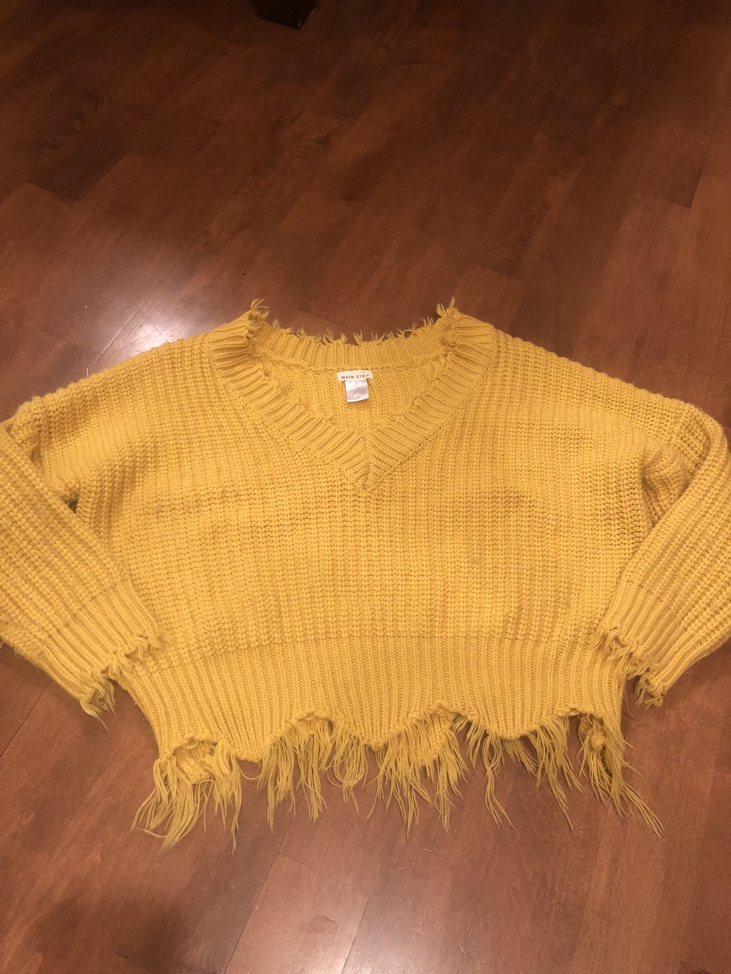 Woman’s Boutique Fringe Sweater Shipping Available 