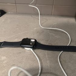 Apple Watch With chord  Cellular Capability 