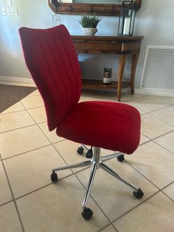 Kids desk chair great condition