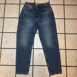 High-waisted blue denim mom jeans 