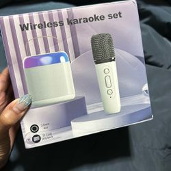 Wireless Karaoke Set with 2 Mics