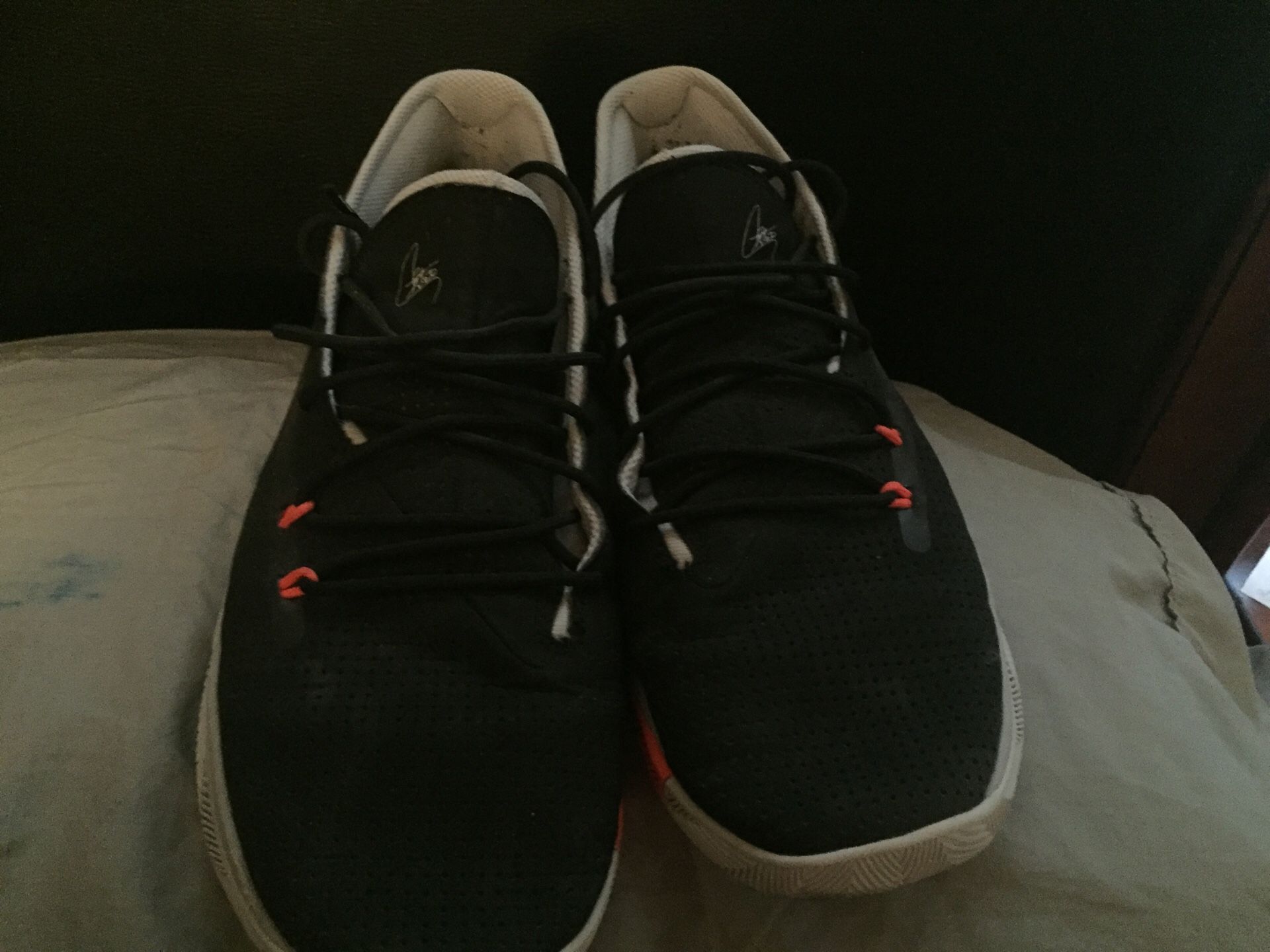 Curry shoes