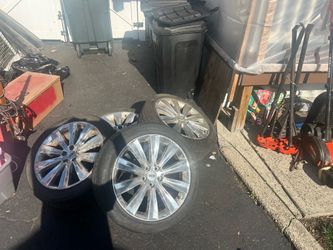 Lincoln MKS 2013 Tires