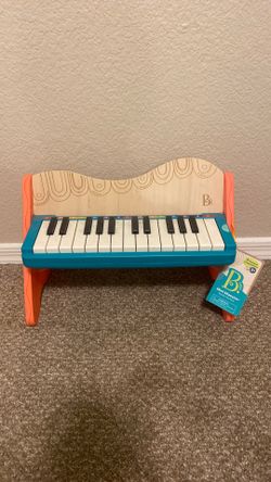 Mini Maestro wooden toy piano