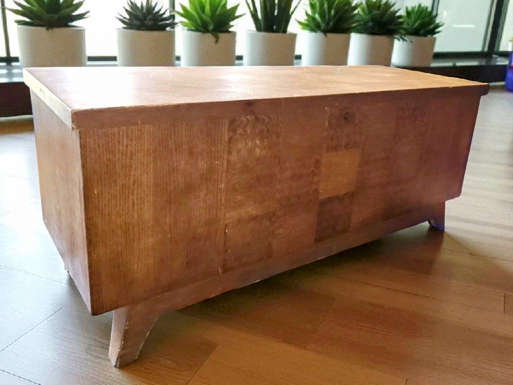 Vintage Lane cedar chest
MCM 1950s ,