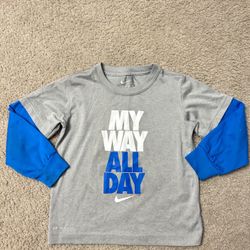 Nike boys dry fit Long Sleeve Shirt size 4