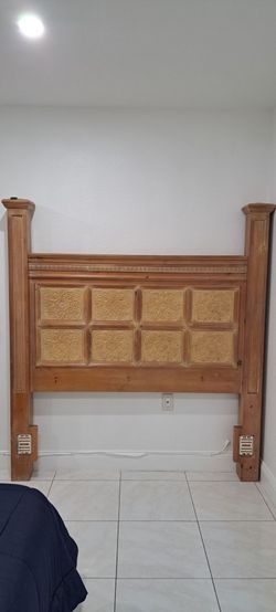 Exotic headboard queen size