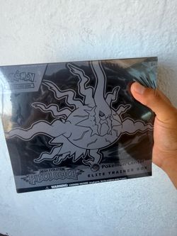 Pokemon Center Pitch Black ETB