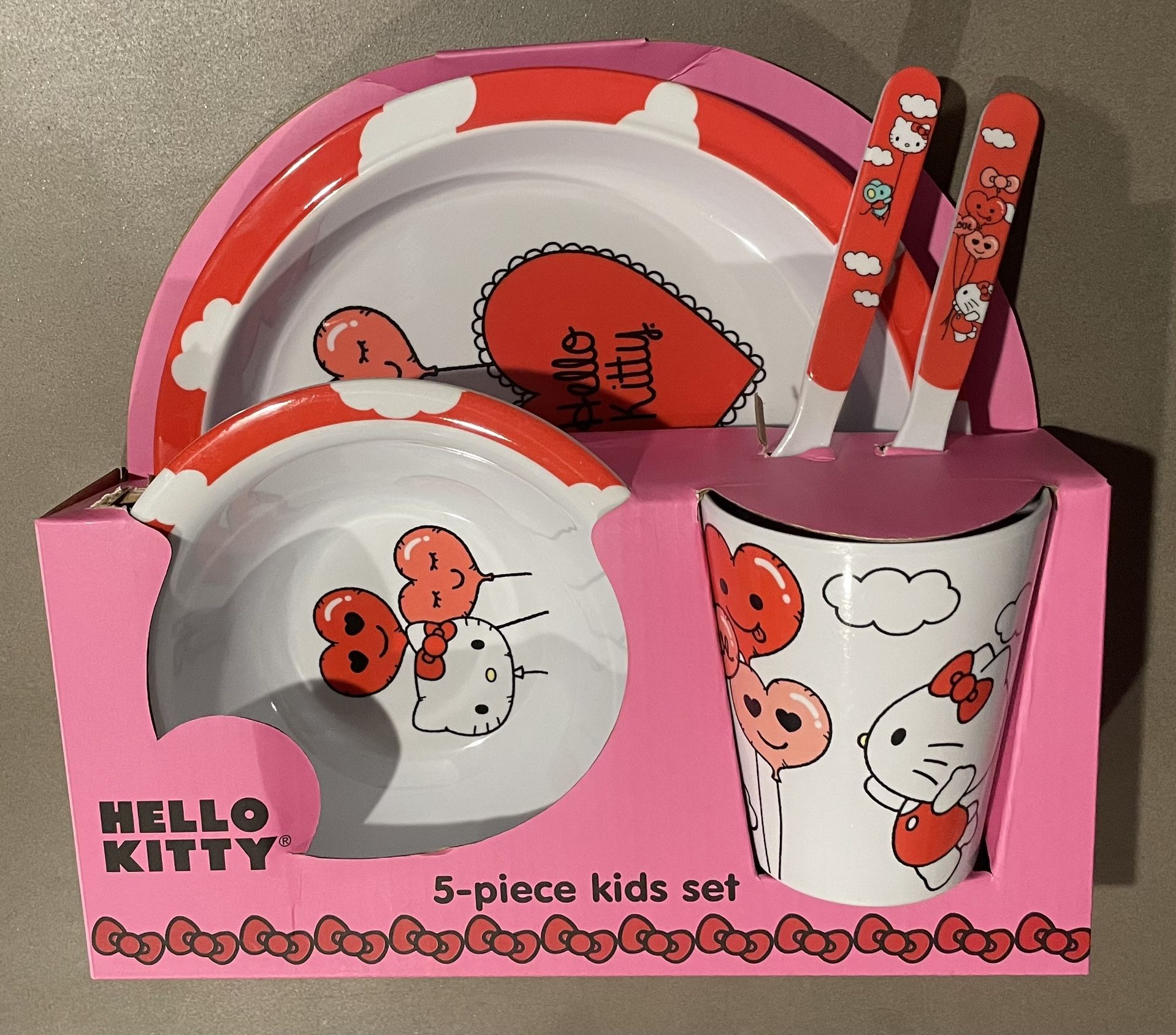 Hello Kitty Valentine’s kids dinnerware set