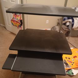 1yr COMPUTER TABLE