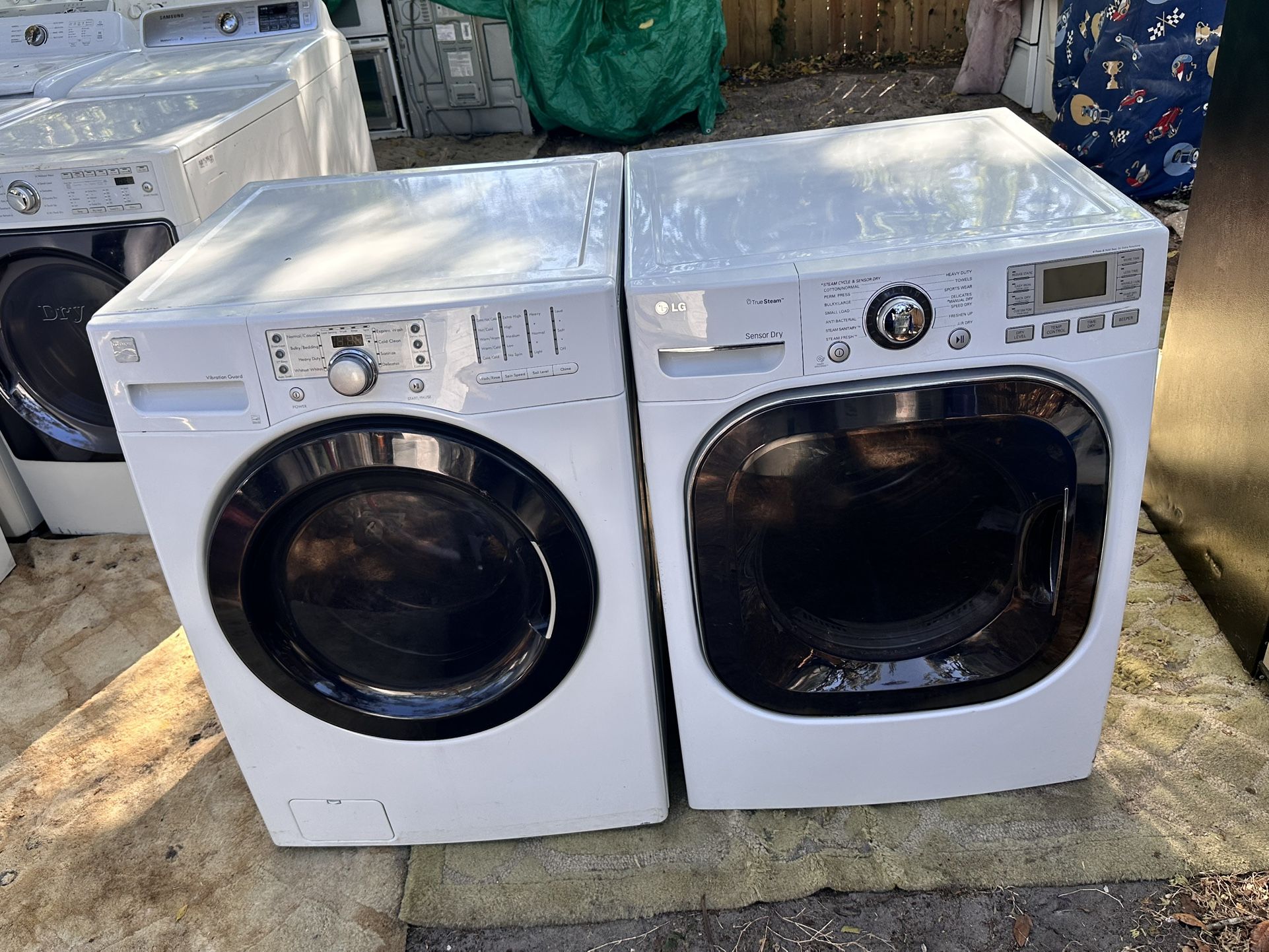 Kenmore Front Load Washer &. LG Dryer Set