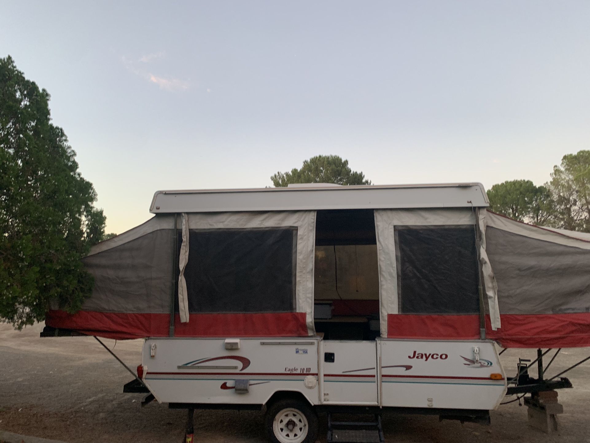 1999 Jayco Eagle pop up camper . Air conditioner works and has original