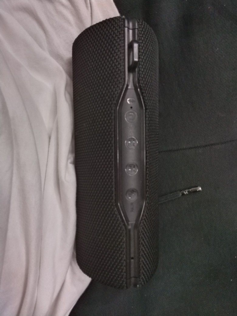 Dual Bluetooth Speaker Or Aux
