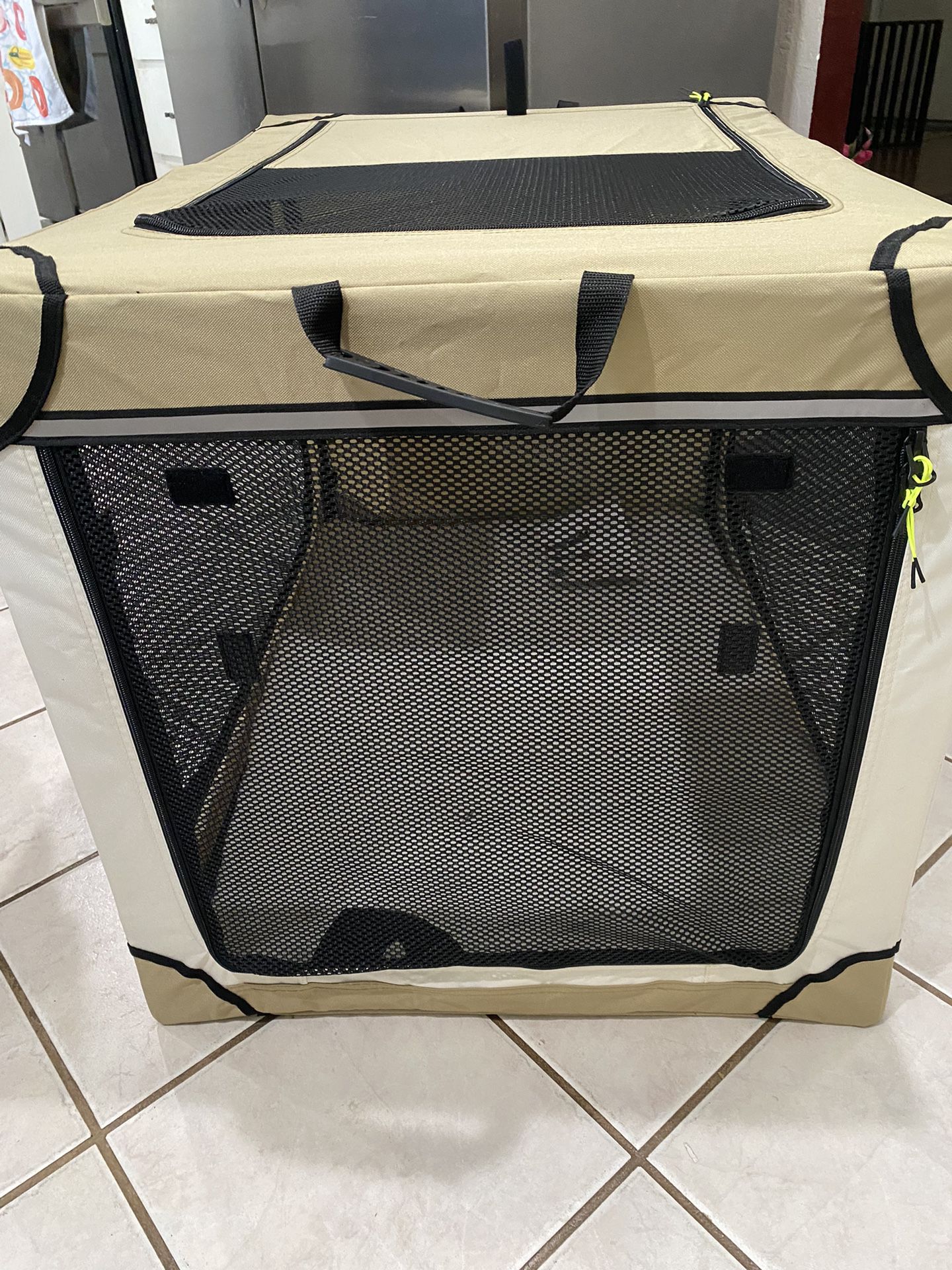 36” Dog Kennel With Soft May. Fold Backpack Style NEW