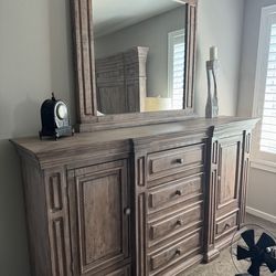 Elegant tall dresser with mirror