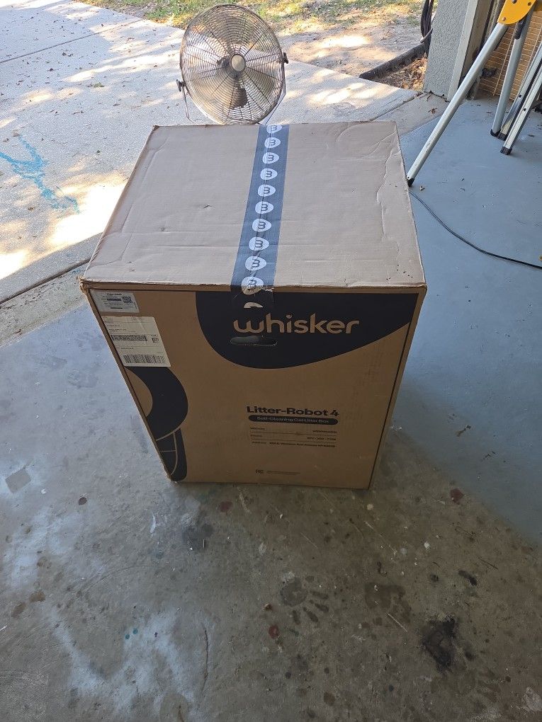 Brand New White Litter-Robot 4