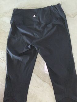 Lululemon size 10 crops
