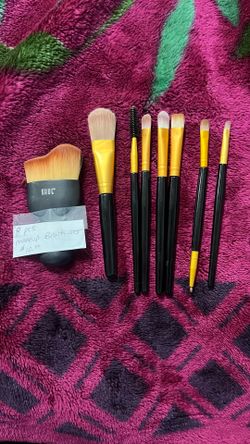 8 Pcs Makeup Brushes