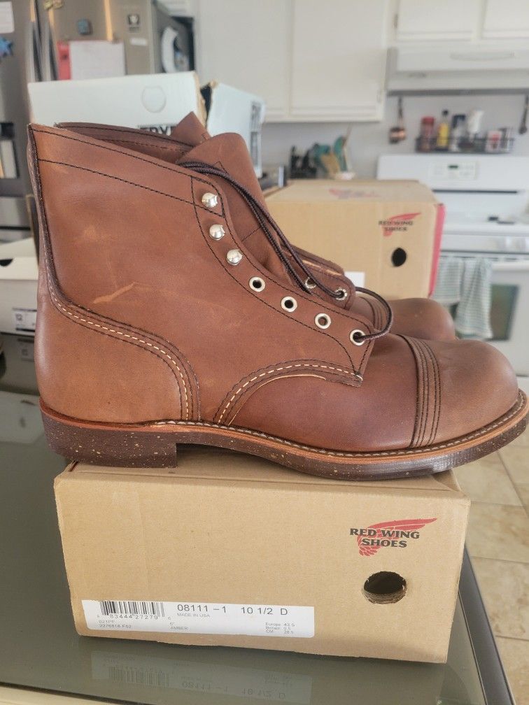 Iron Ranger
Men's 6-Inch Boot in Amber Harness Leather size 10.5

Brand New