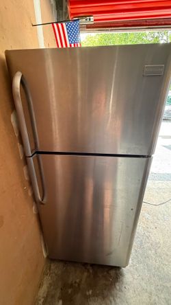 30 inch refrigerator with ice maker