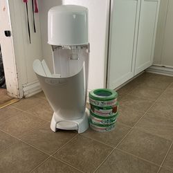 Diaper Genie With Refillable Bags