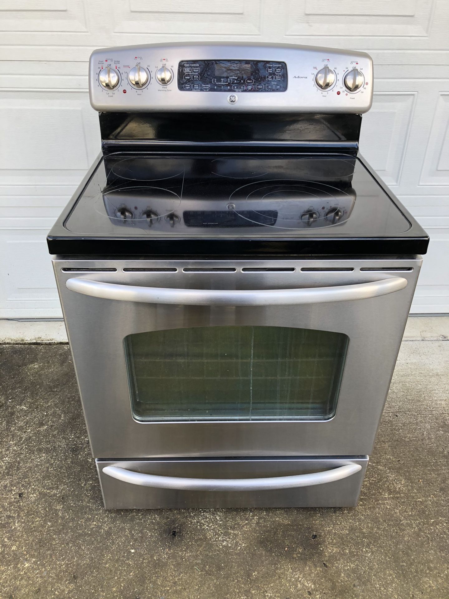 GE Adora Chrome/Black Rangecracked surface. Works. for Sale in