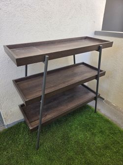 Display shelf