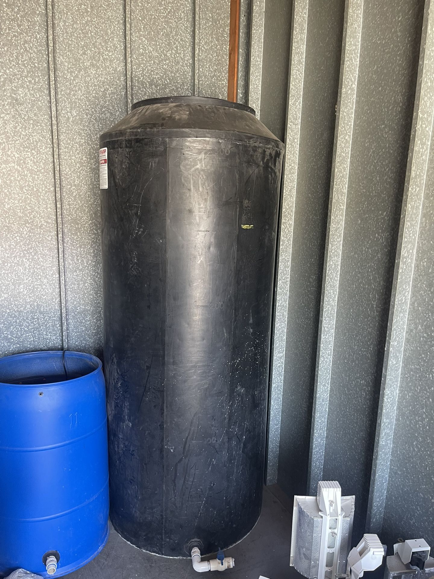 300 Gallon Water Tank