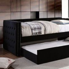 TWIN DAYBED WITH TRUNDLE ( FREE DELIVERY )