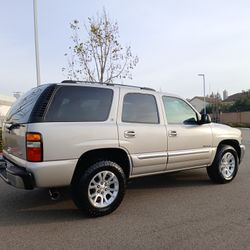 2004 GMC Yukon SLE 4 Wheel Drive 