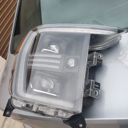 headlights Ford  150  2021 