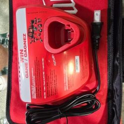 Milwaukee M12 Charger