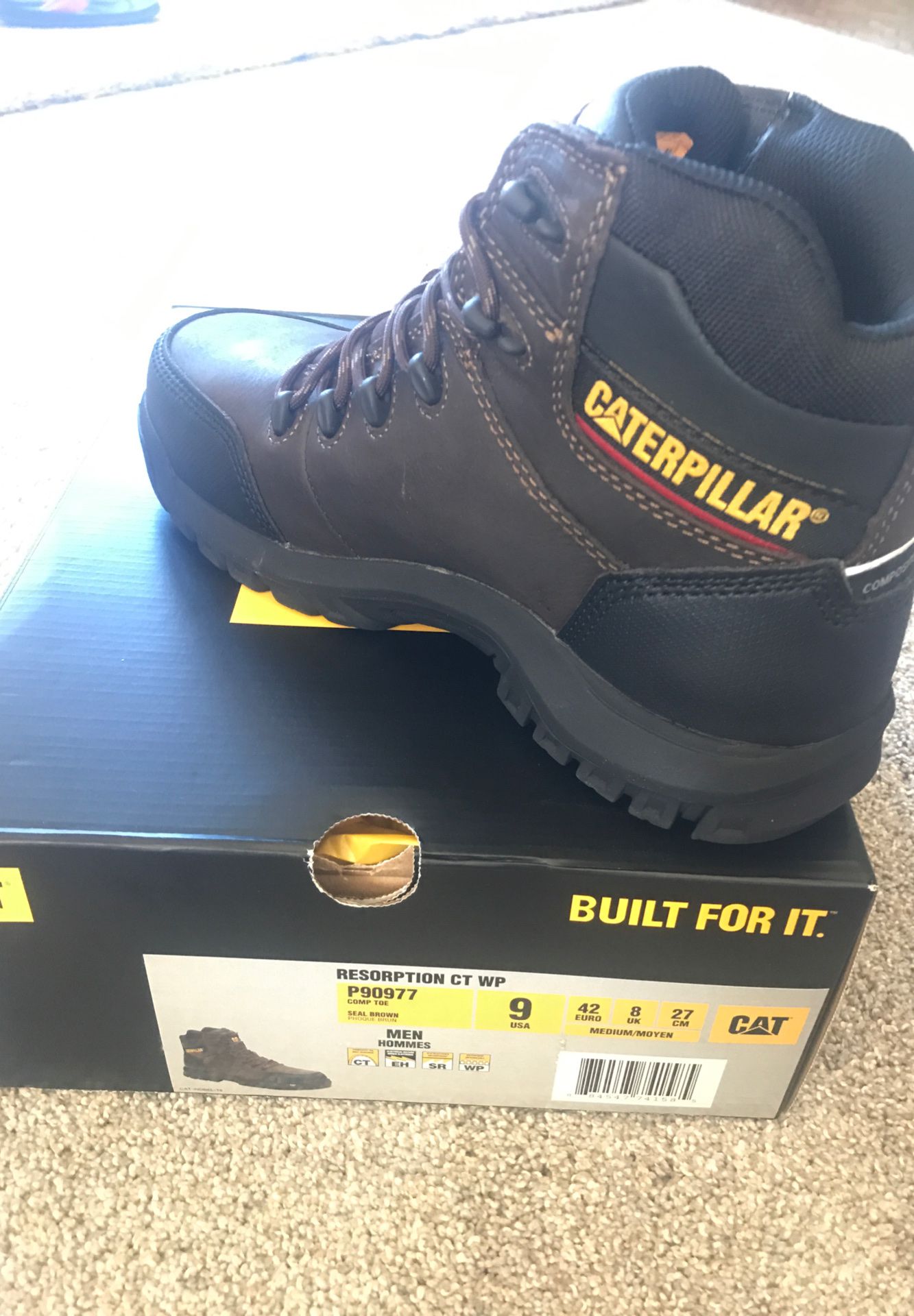 Caterpillar work boots size 9. New in box