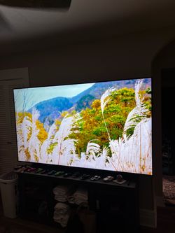 Samsung 85" Crystal UHD 4K Smart TV (2024 Model) - Flawless Screen
