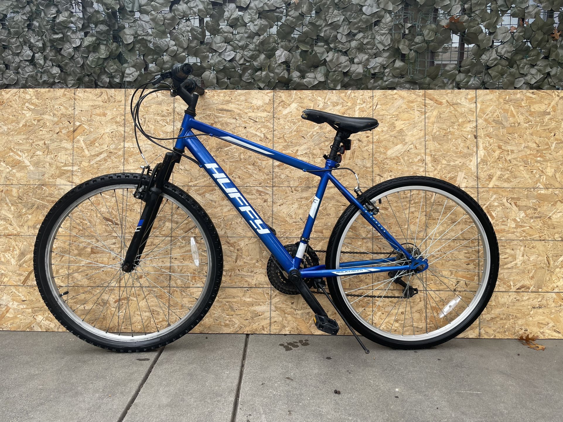 Huffy Rock Creek - RC / All Terrain, 26 size wheels