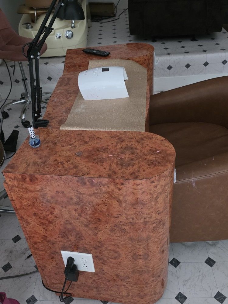 Manicure Desk + Recliner Chair