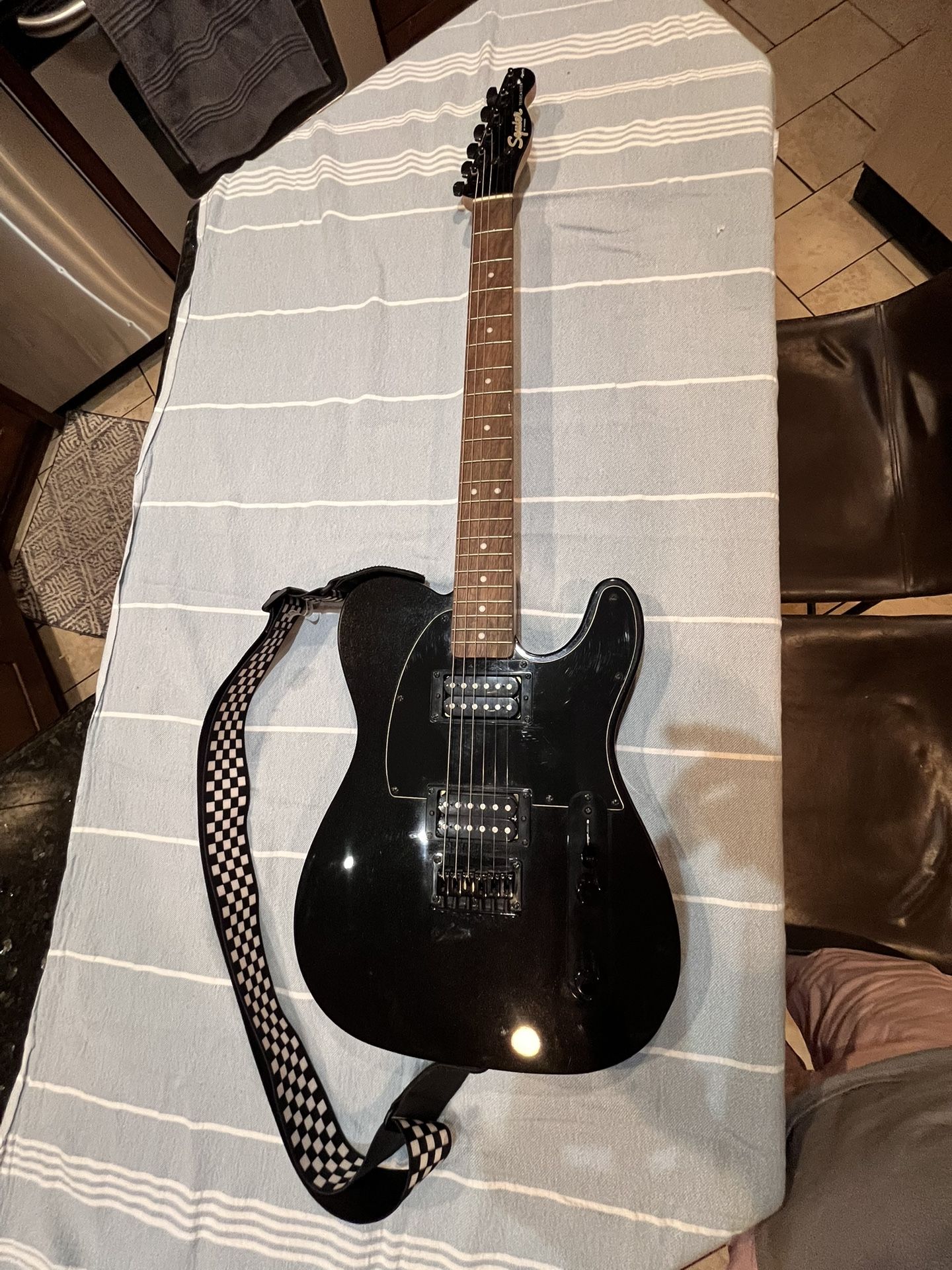 SQUIER BY FENDER ELECTRIC GUITAR