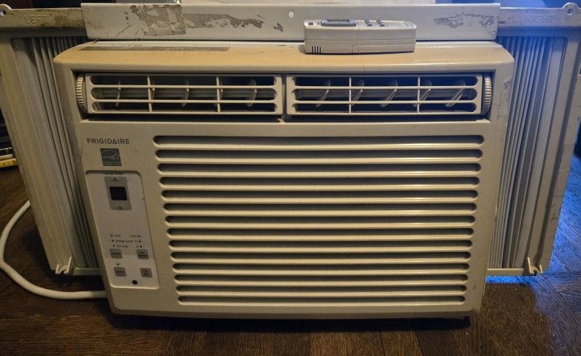 Air Conditioner 5000 Btu With Remote