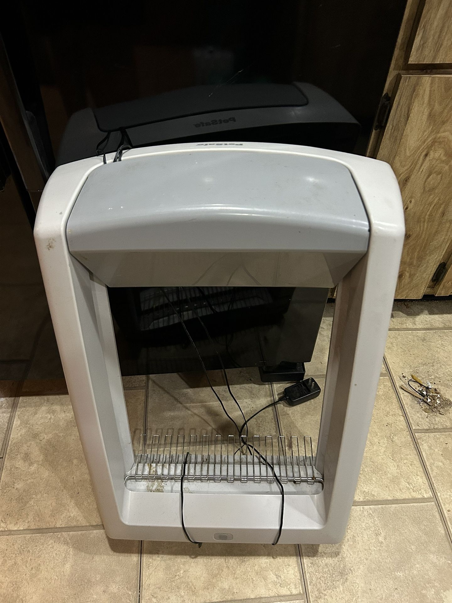 Pet Safe Automatic Cat Box Without Crystal Pans