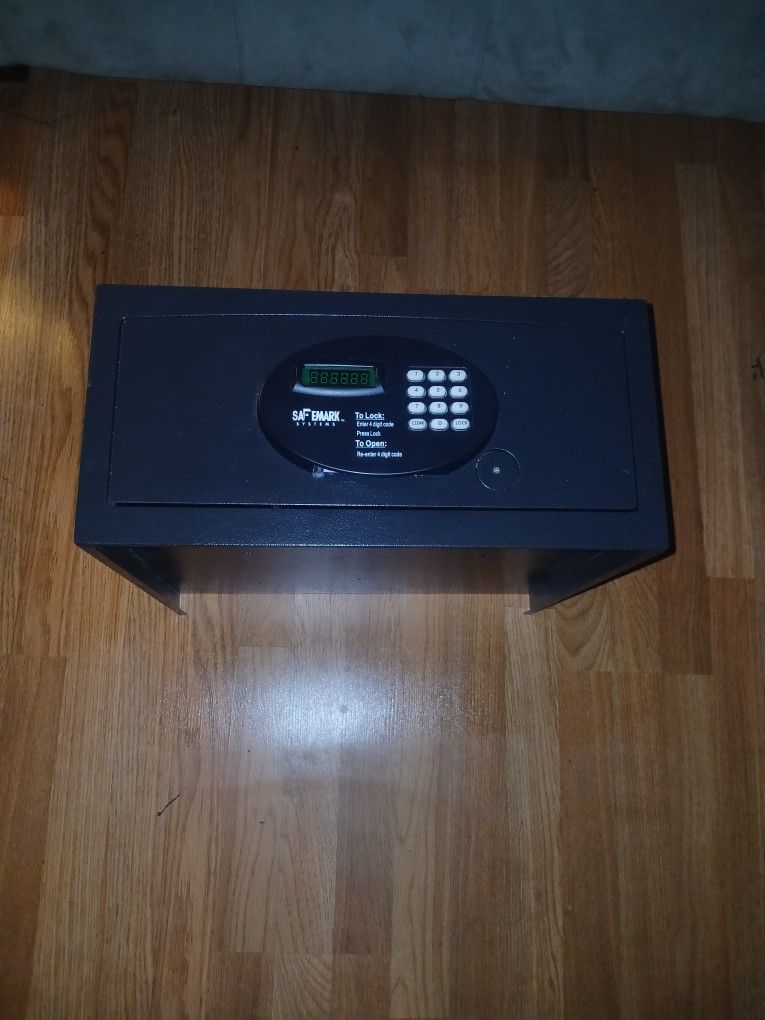 Safemark Systems Digital Locking Safe – Hotel Style, Secure Code Entry