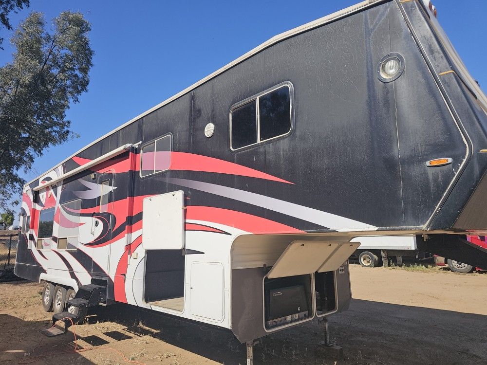 2010 Stellar 38 Ft Toy Hauler