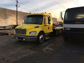 2012 Freightliner Extended Cab Flatbed