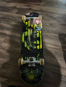 Complete Skateboard SEND OFFERS NEED GONE