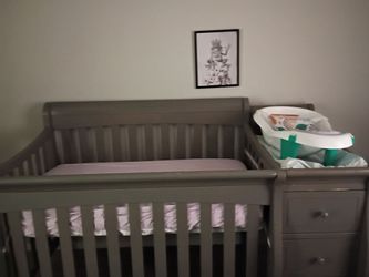 Babys crib grey newborn/toddler bed