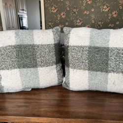 Decorative Throw Pillows