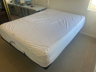 Queen Bed Adjustable frame Memory foam